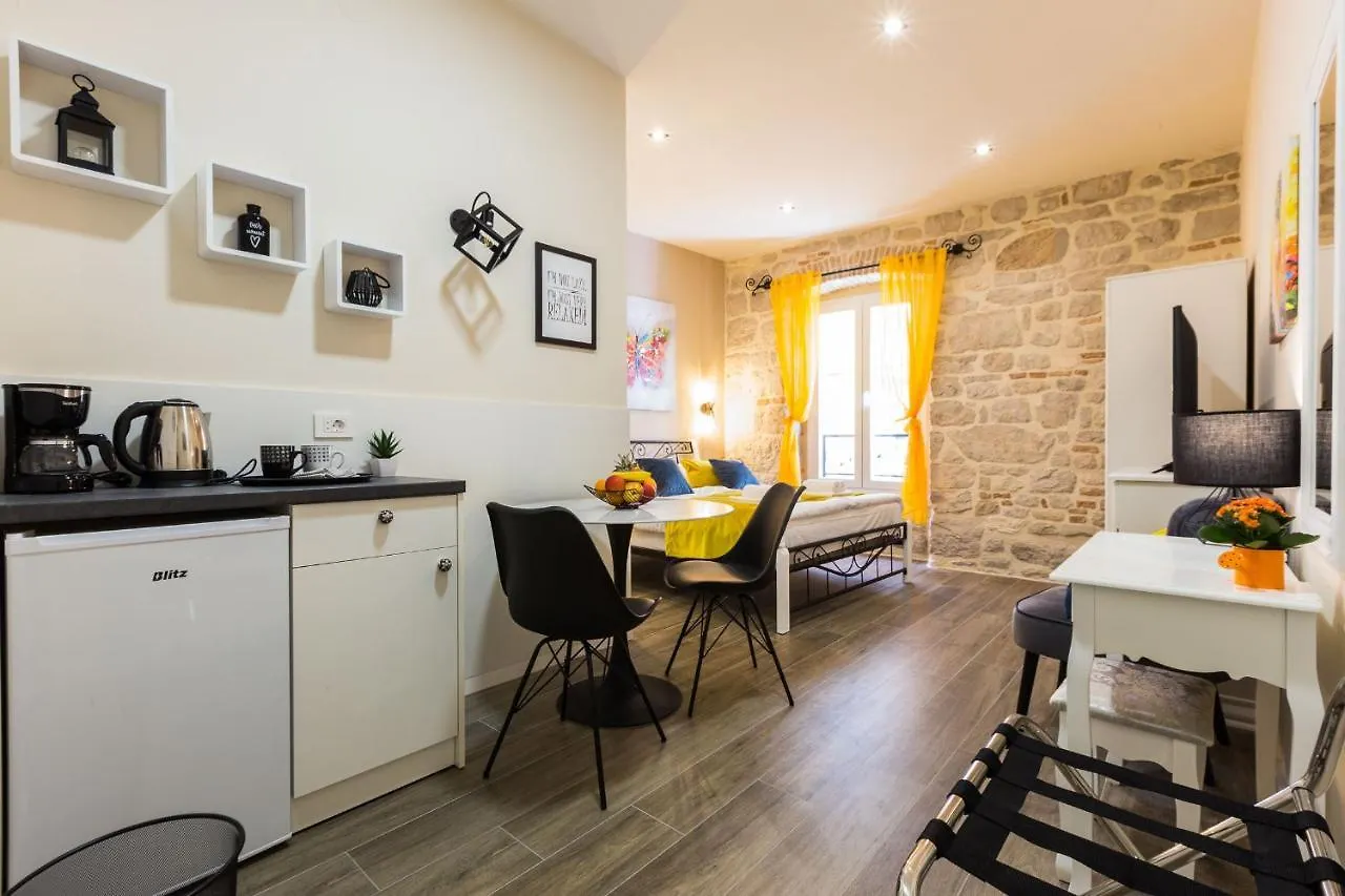 Angie Central Rooms Apartman Zadar